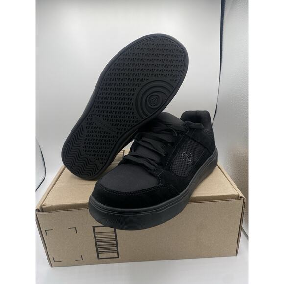 VOLCOM MEN'S SKATE INSPIRED WORK EVOLVE SHOES BOOTS VM30232 Men’s Size 9M NEW - Picture 1 of 12